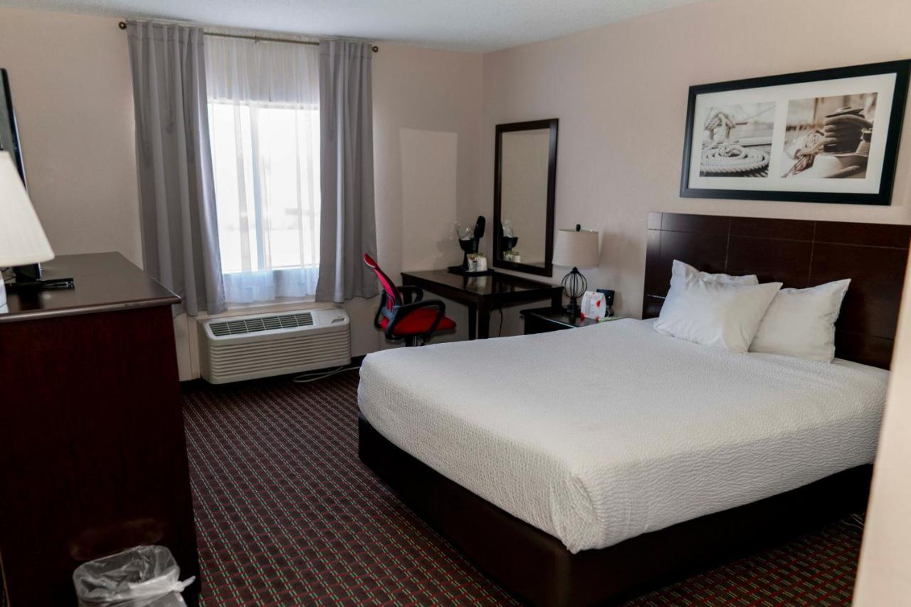 Ramada By Wyndham Tell City Kültér fotó