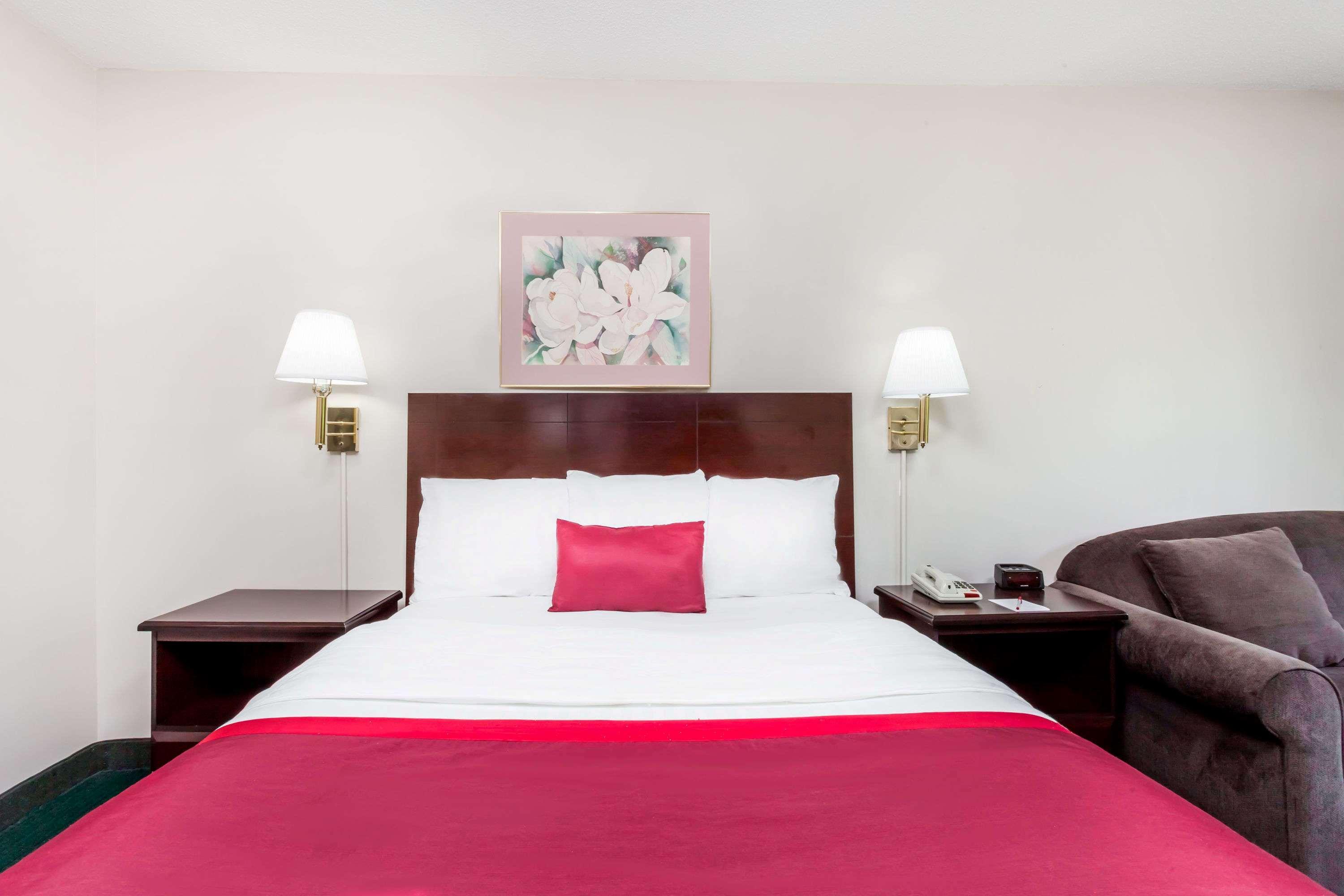 Ramada By Wyndham Tell City Kültér fotó