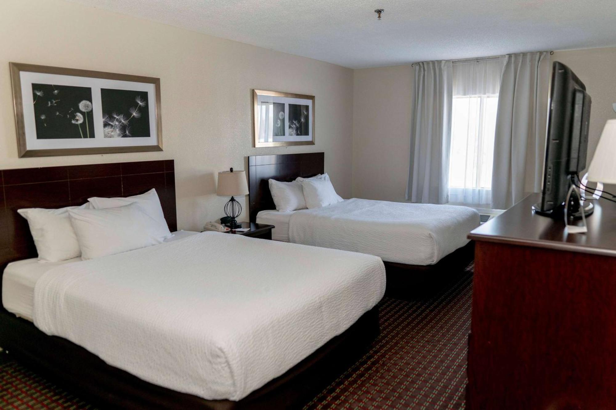 Ramada By Wyndham Tell City Kültér fotó